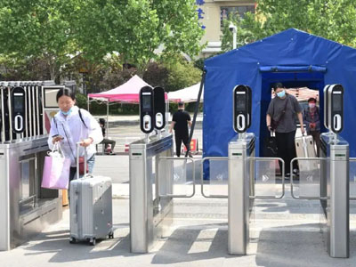 定了!學(xué)校開學(xué)不用再擔(dān)心了,校園啟用路可路美測溫人臉閘機守護師生健康 哪家好？價格怎么樣？代理招商，生產(chǎn)廠家，價格，哪家好，多少錢，品牌，報價，廠家，哪個公司好 