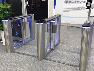 加油站啟用路可路美人臉識別閘機，助力散裝汽油安全管理 哪家好？價格怎么樣？代理招商，生產(chǎn)廠家，價格，哪家好，多少錢，品牌，報價，廠家，哪個公司好 